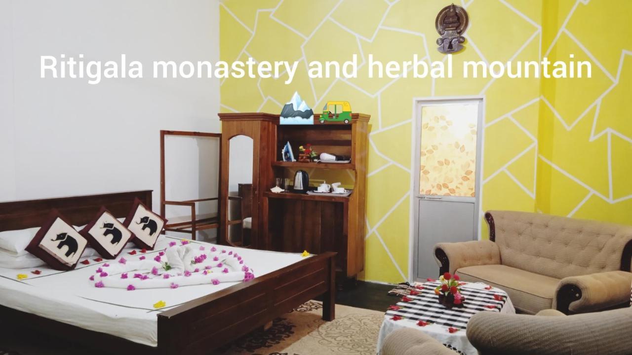 Oleena Home Stay Хабарана Екстер'єр фото